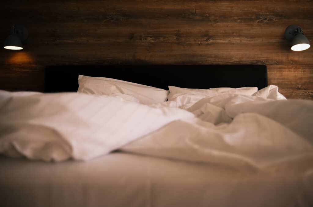 Doppelzimmer Bett im Restaurant und Landhotel Winter