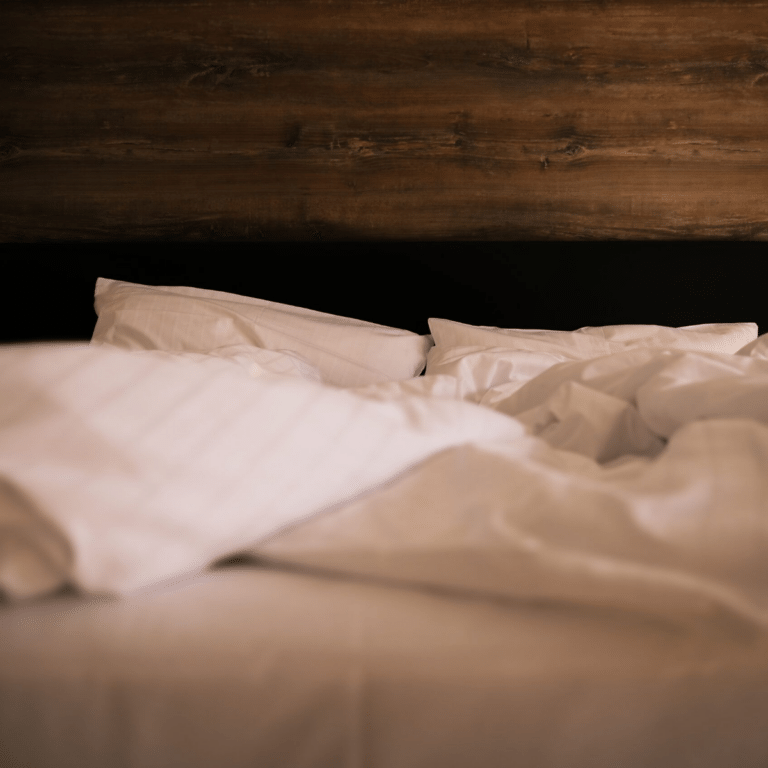 Gemütliches Bett im Doppelzimmer des Restaurant und Landhotel Winter.
